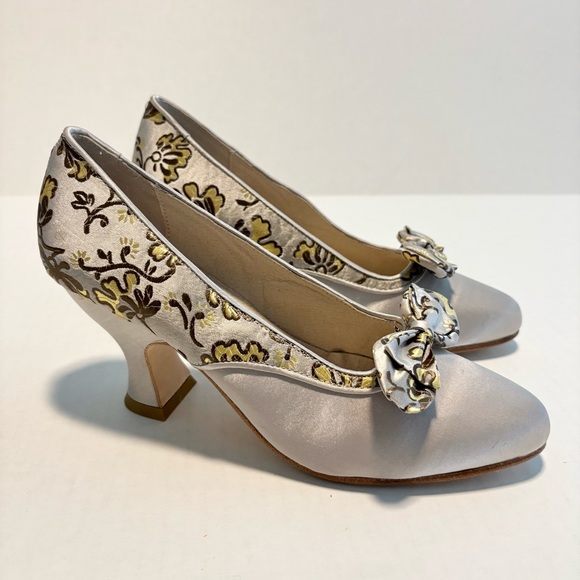 American Duchess Shoes - NEW American Duchess Seabury Heels Rare Newport Historical Society Size 7, 7.5